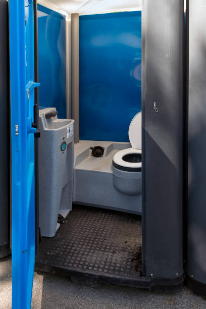 Best Portable restroom trailer rental  in Lewisburg, OH